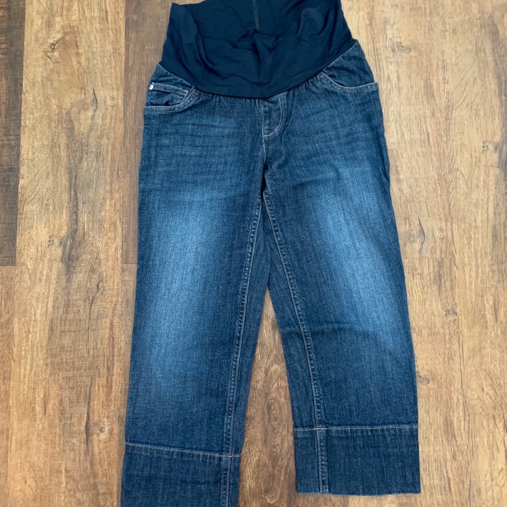 Motherhood maternity medium capris 😍